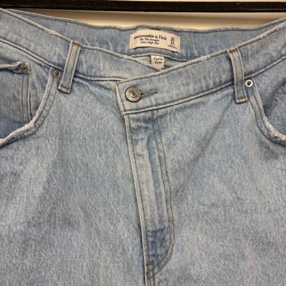Abercrombie & Fitch Curve Love Ultra High Rise 90’s Straight Jeans Criss Cross - Picture 4 of 12